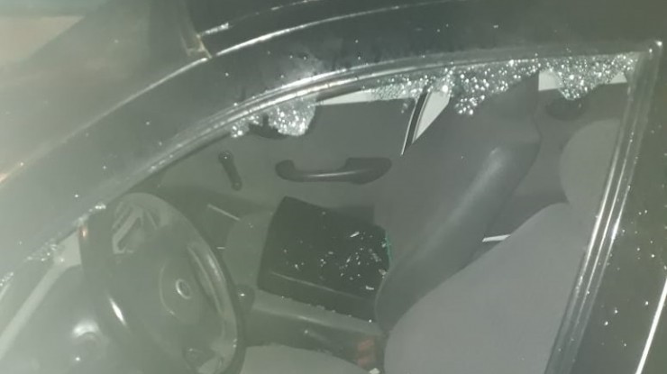 Intentaron robar un auto a mano armada